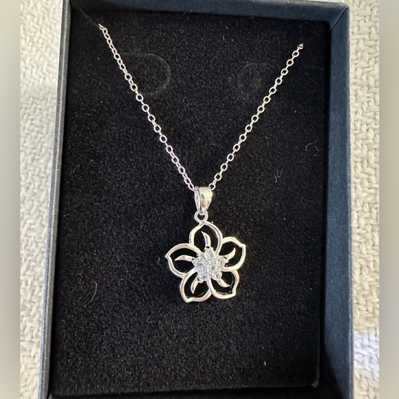 Sterling flower pendant w/white sapphire stones-18”Sterling chain marked NWOT - Picture 2 of 4
